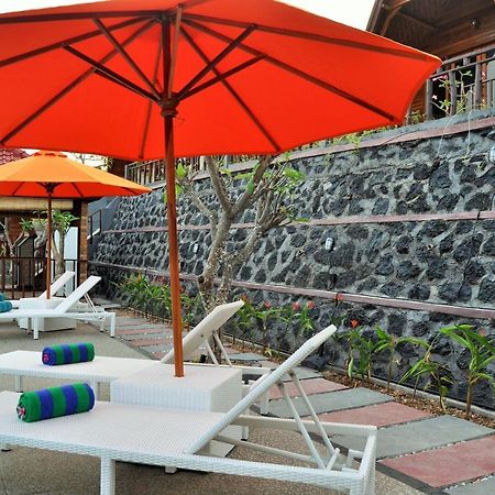 Surya Chandra Beach Bungalow Batununggul Экстерьер фото