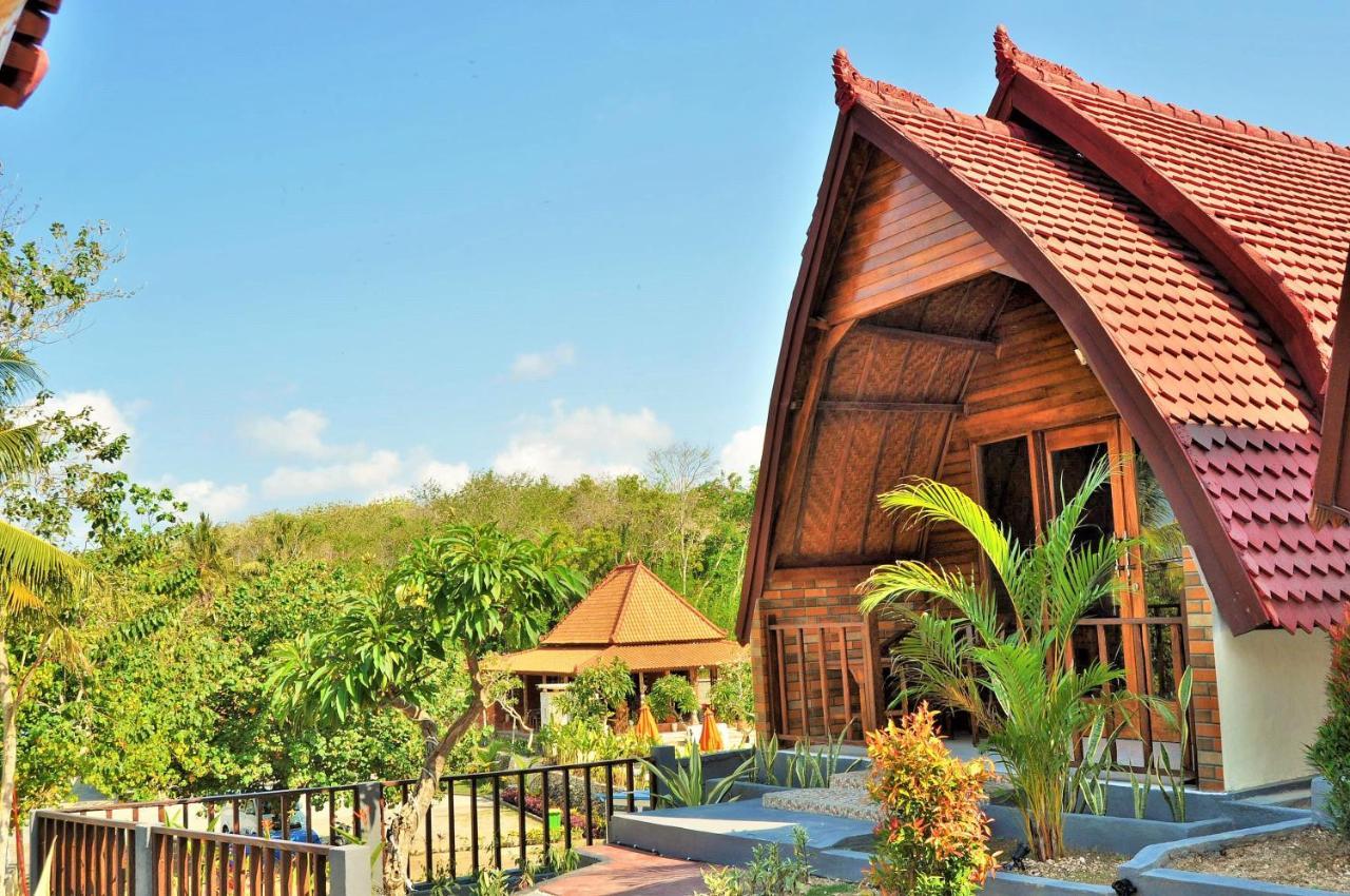 Surya Chandra Beach Bungalow Batununggul Экстерьер фото