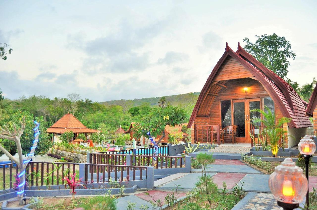 Surya Chandra Beach Bungalow Batununggul Экстерьер фото