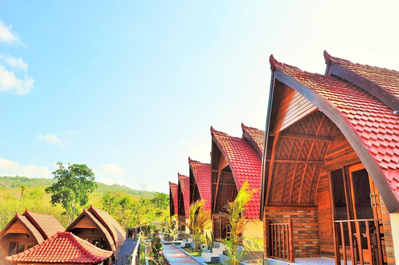 Surya Chandra Beach Bungalow Batununggul Экстерьер фото