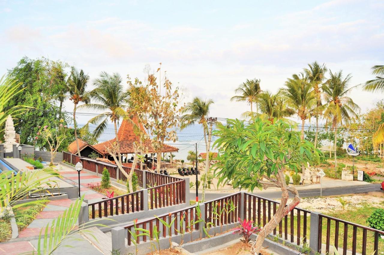Surya Chandra Beach Bungalow Batununggul Экстерьер фото