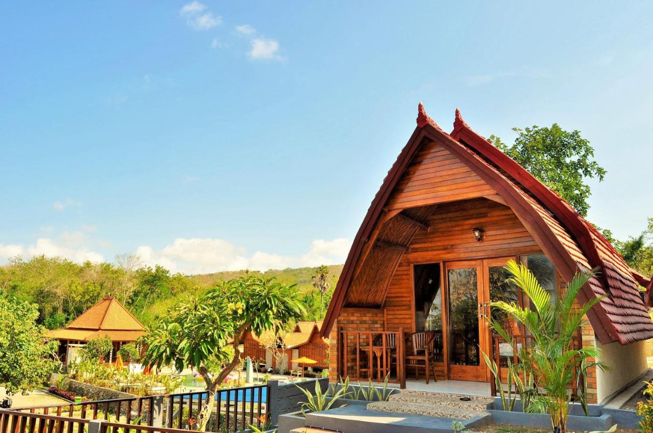 Surya Chandra Beach Bungalow Batununggul Экстерьер фото