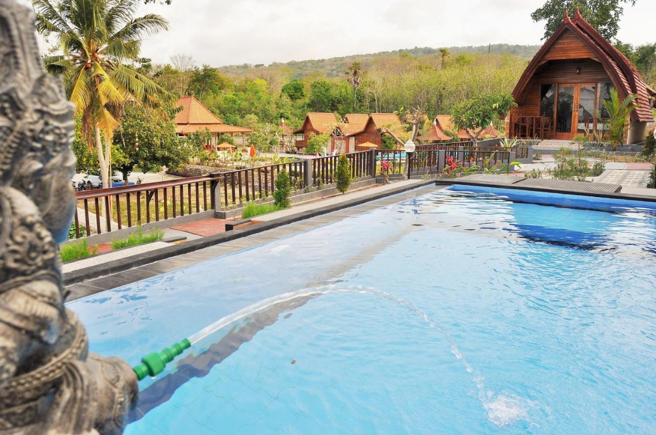 Surya Chandra Beach Bungalow Batununggul Экстерьер фото