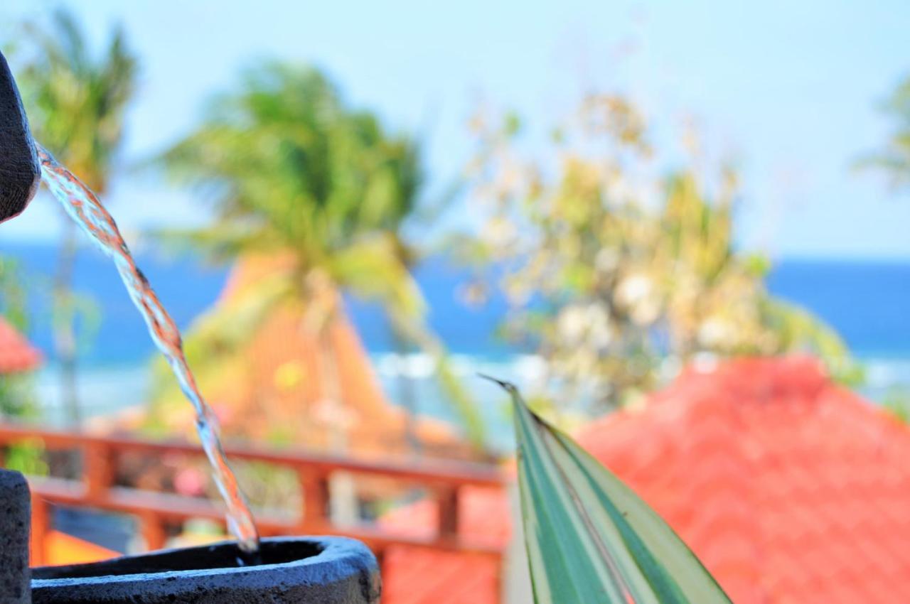 Surya Chandra Beach Bungalow Batununggul Экстерьер фото