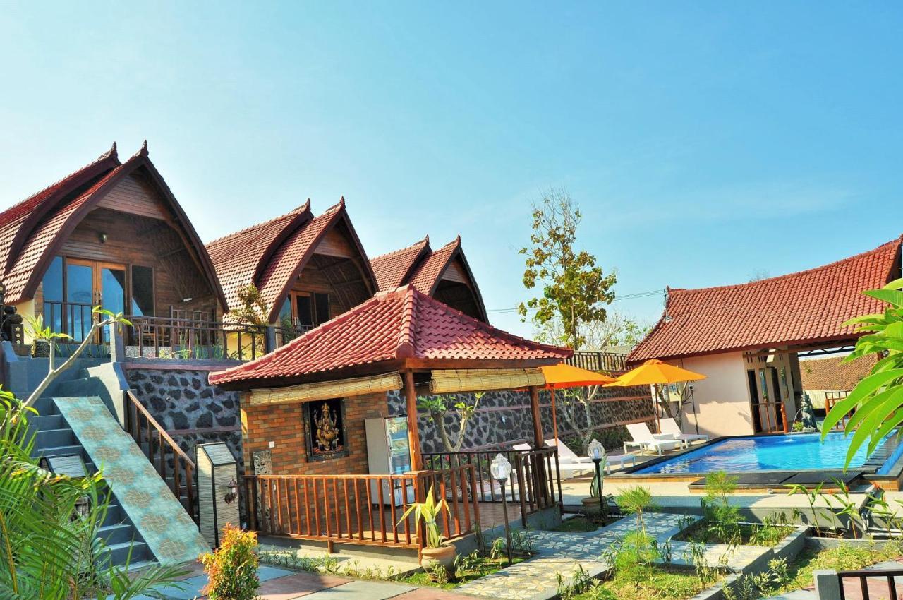 Surya Chandra Beach Bungalow Batununggul Экстерьер фото