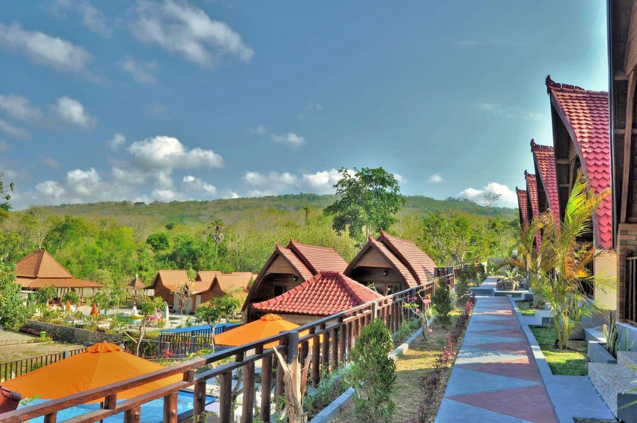 Surya Chandra Beach Bungalow Batununggul Экстерьер фото
