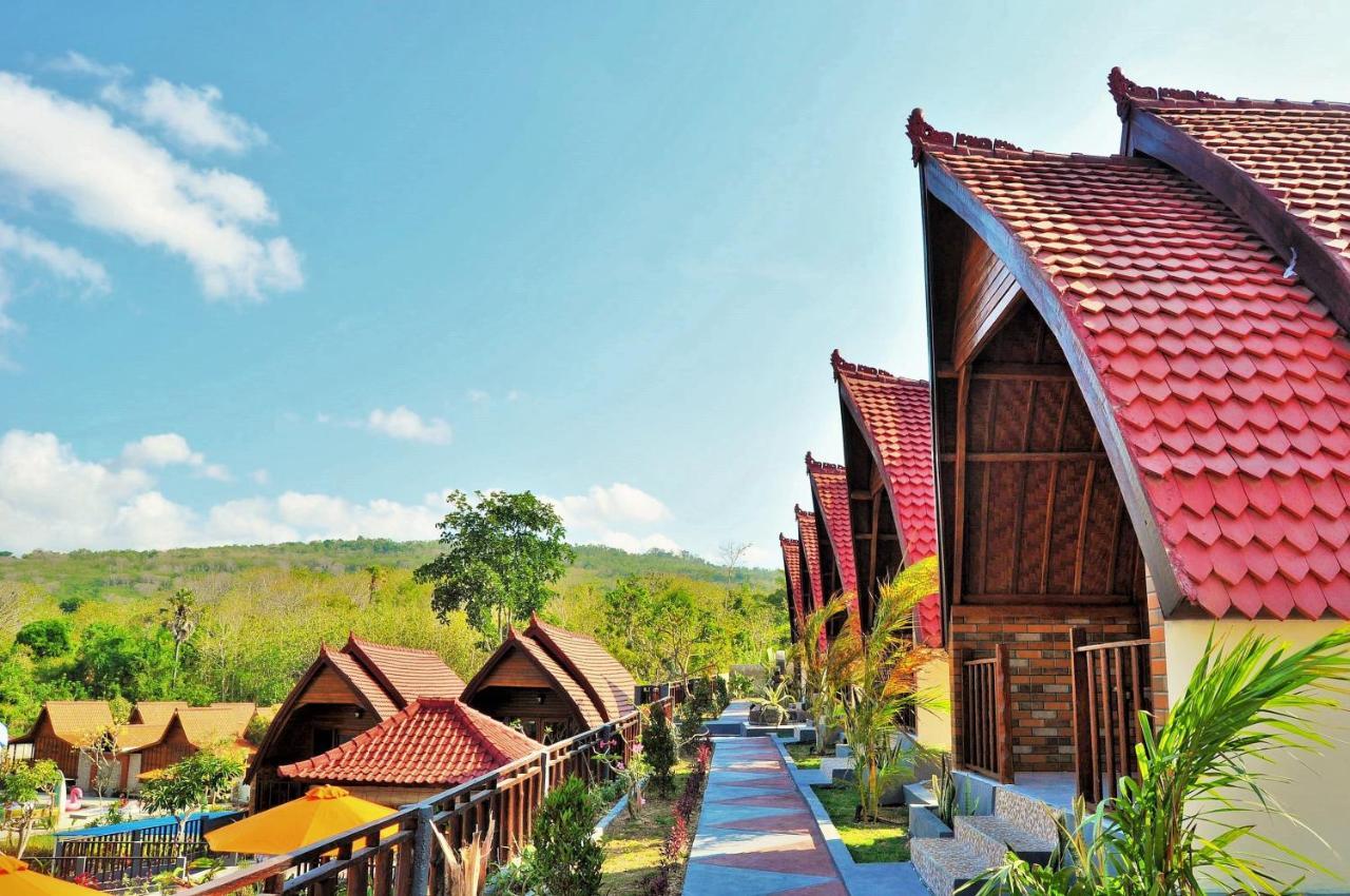 Surya Chandra Beach Bungalow Batununggul Экстерьер фото