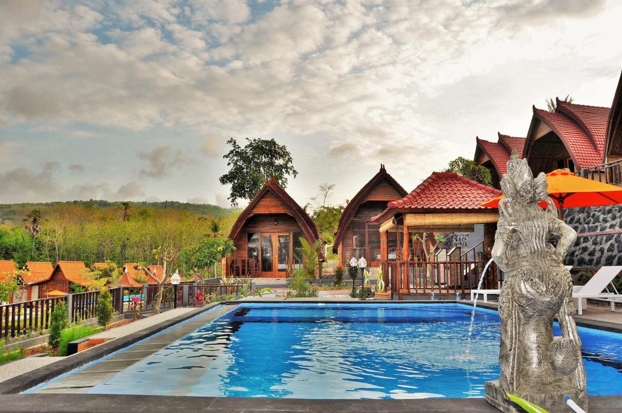 Surya Chandra Beach Bungalow Batununggul Экстерьер фото