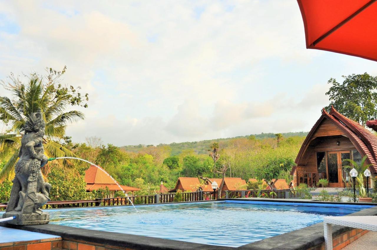 Surya Chandra Beach Bungalow Batununggul Экстерьер фото