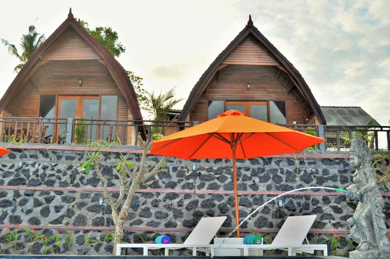 Surya Chandra Beach Bungalow Batununggul Экстерьер фото