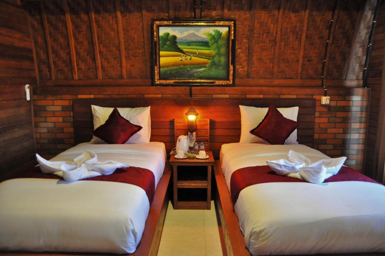 Surya Chandra Beach Bungalow Batununggul Экстерьер фото