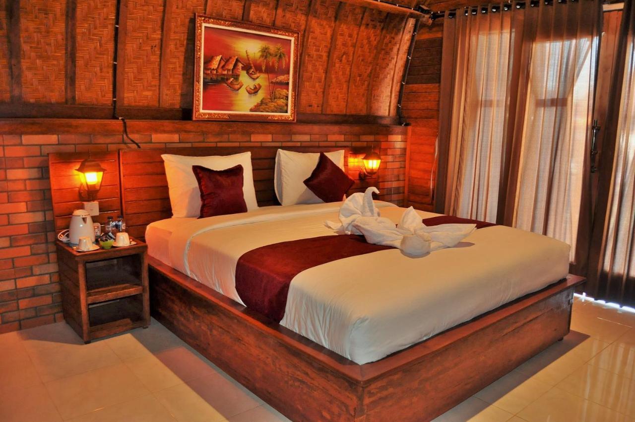 Surya Chandra Beach Bungalow Batununggul Экстерьер фото