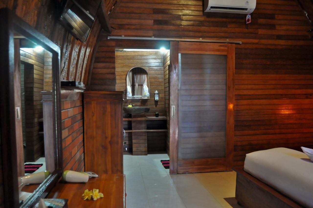 Surya Chandra Beach Bungalow Batununggul Экстерьер фото
