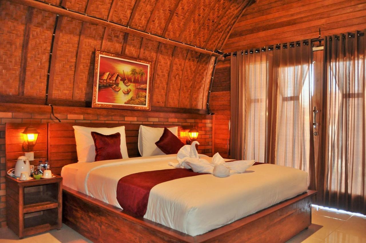 Surya Chandra Beach Bungalow Batununggul Экстерьер фото