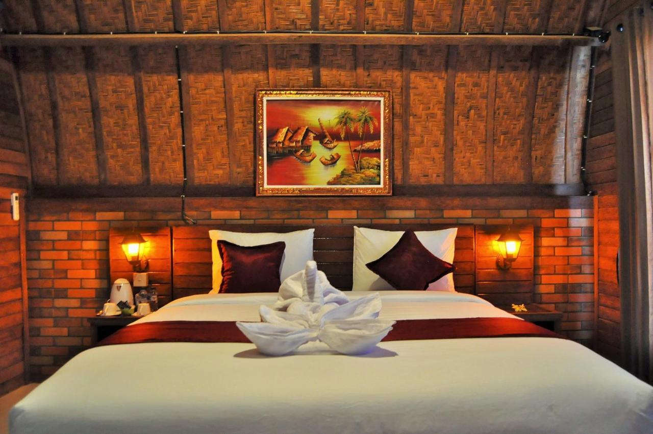 Surya Chandra Beach Bungalow Batununggul Экстерьер фото